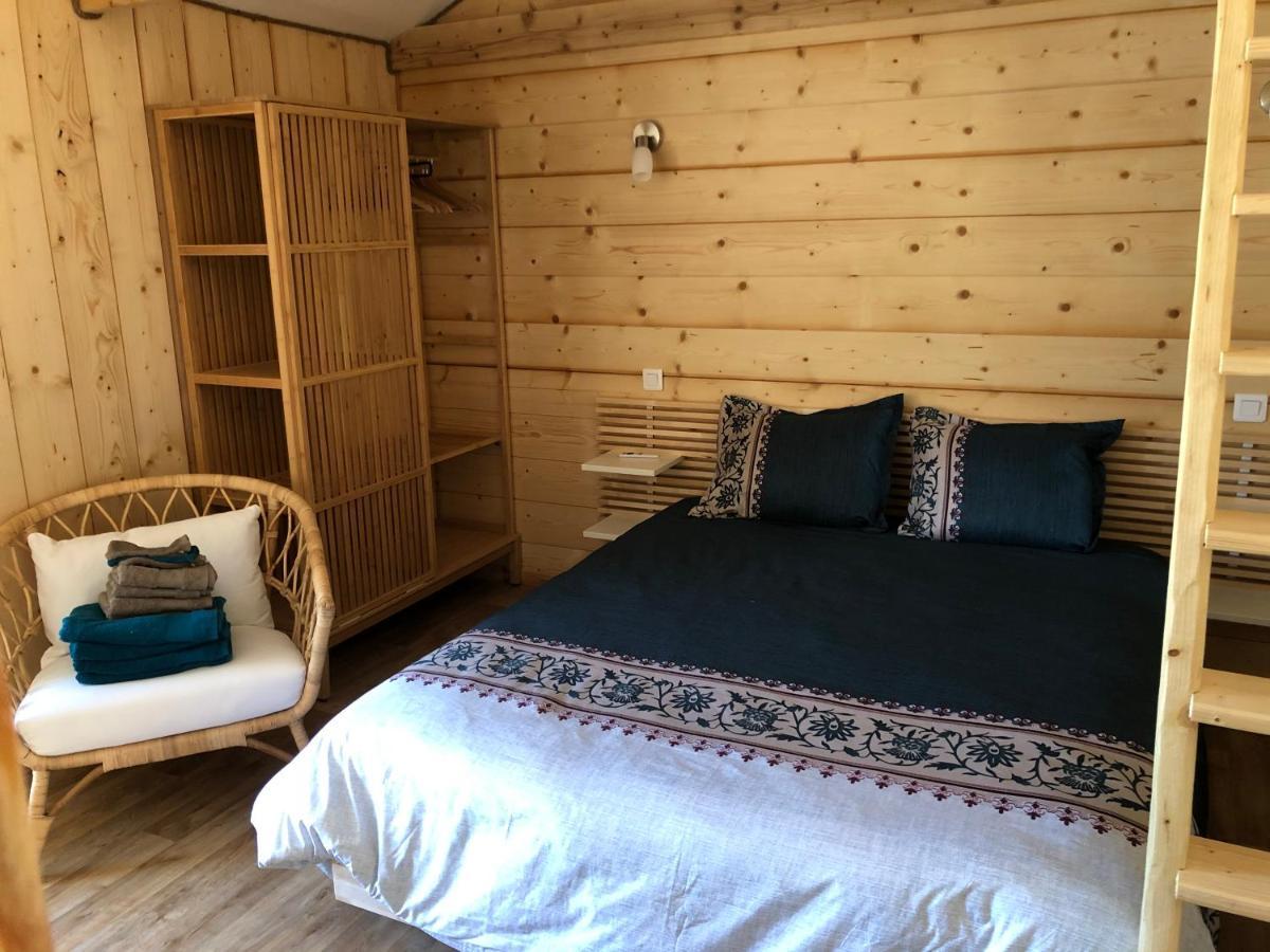 Bed and Breakfast La Petite Ferme De Pouillon - Parc Animalier - Aire De Loisirs Exterior foto